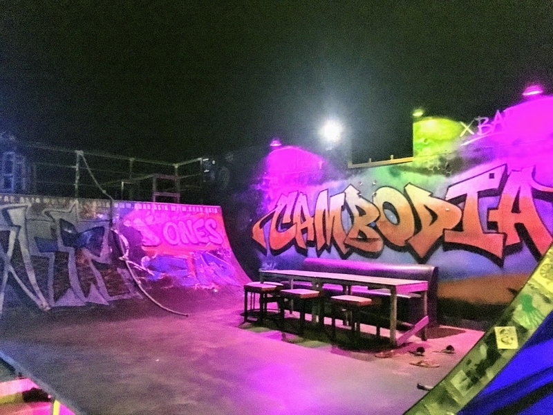 シェムリアップのルーフトップバーのXBAR