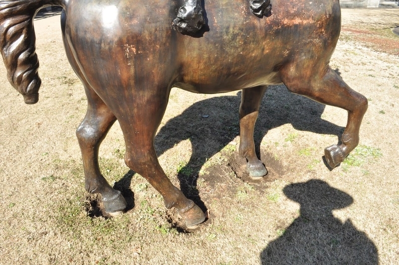 バリー・フラナガン《馬とクーガ》1984年,ブロンズ - モニュメント備忘録