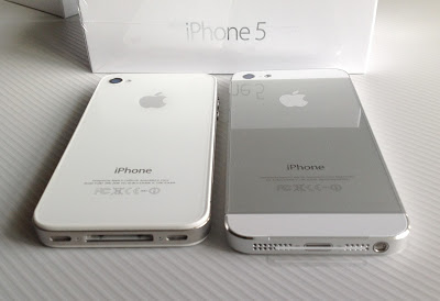 iPhone4S(写真左)とiPhone5