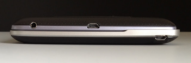 Bluetooth Keyboard for Google Nexus7とNexus7の側面