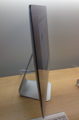 新型iMac(Late 2012) 21.5インチモデル：Apple Store渋谷