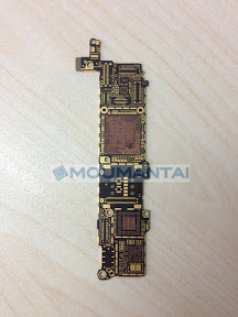 iPhone5Sと思われるロジックボード