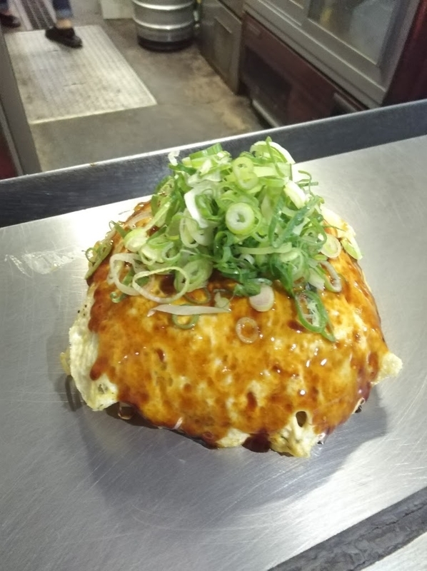 広島でお好み焼き 超有名店 電光石火 駅前ビルは10時の開店直後が穴場 東京おひとりさま