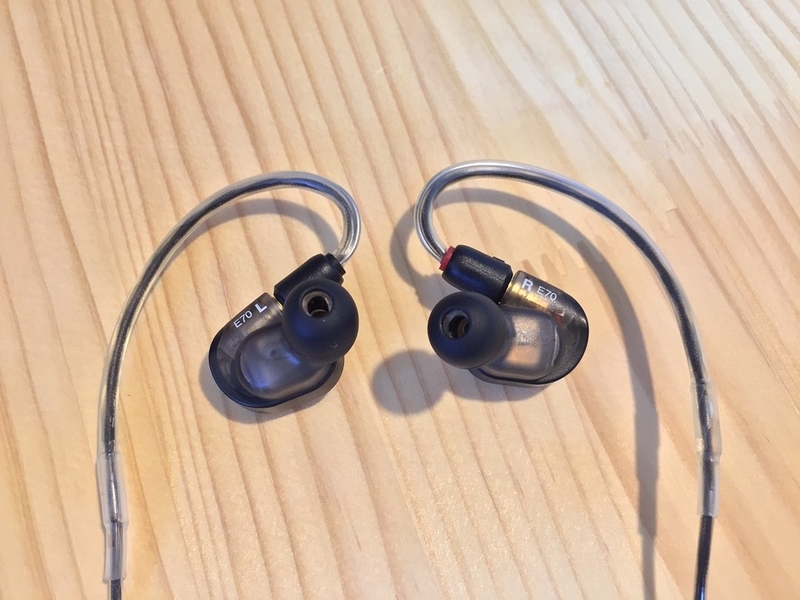 Audio-Technica ATH-E70イヤホン AZLAおまけつき‼︎ audio-technica