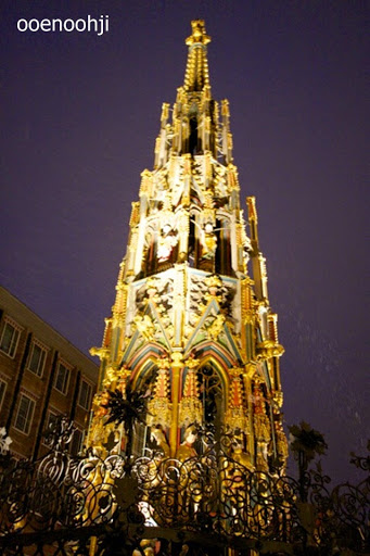 ニュルンベルク・クリスマスマーケットのピラミッド